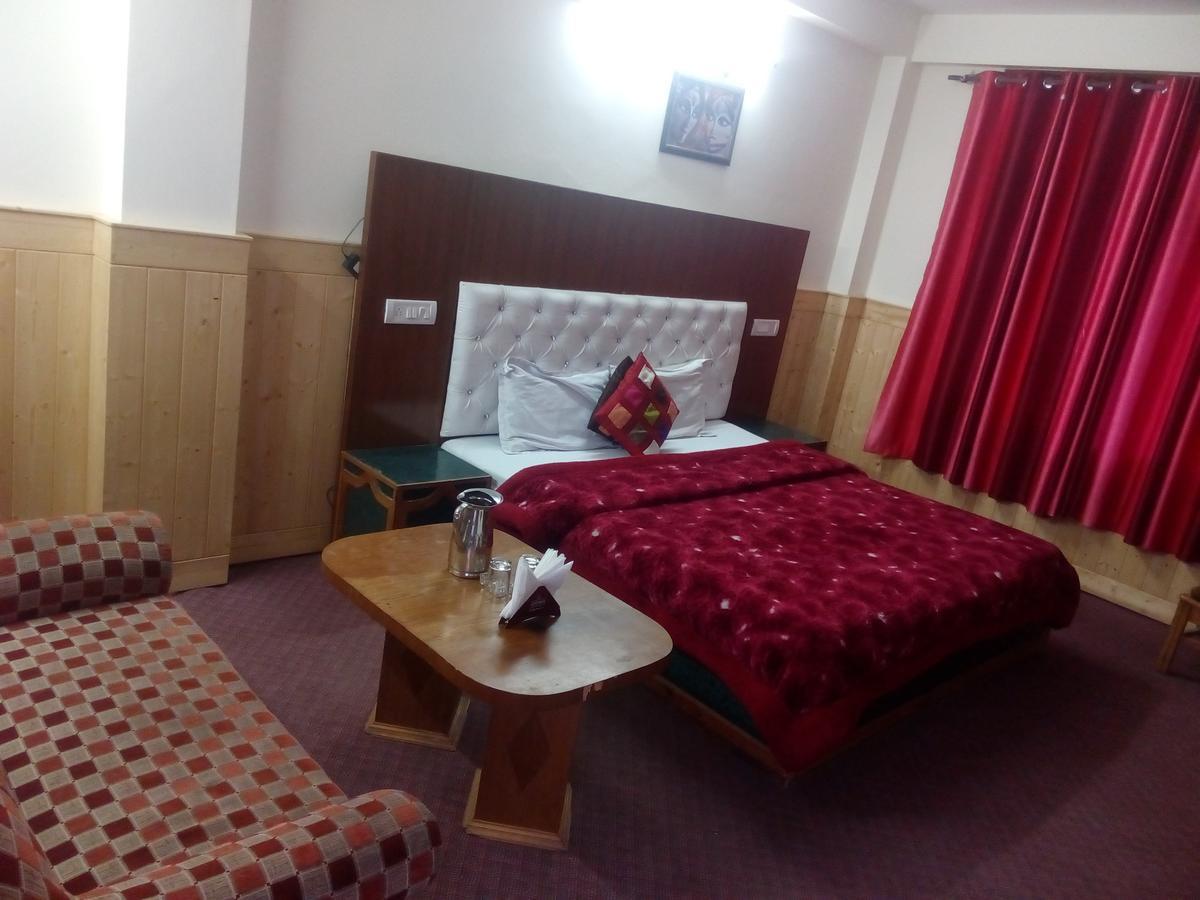 Gautam Hotel & Cottage Манали Экстерьер фото