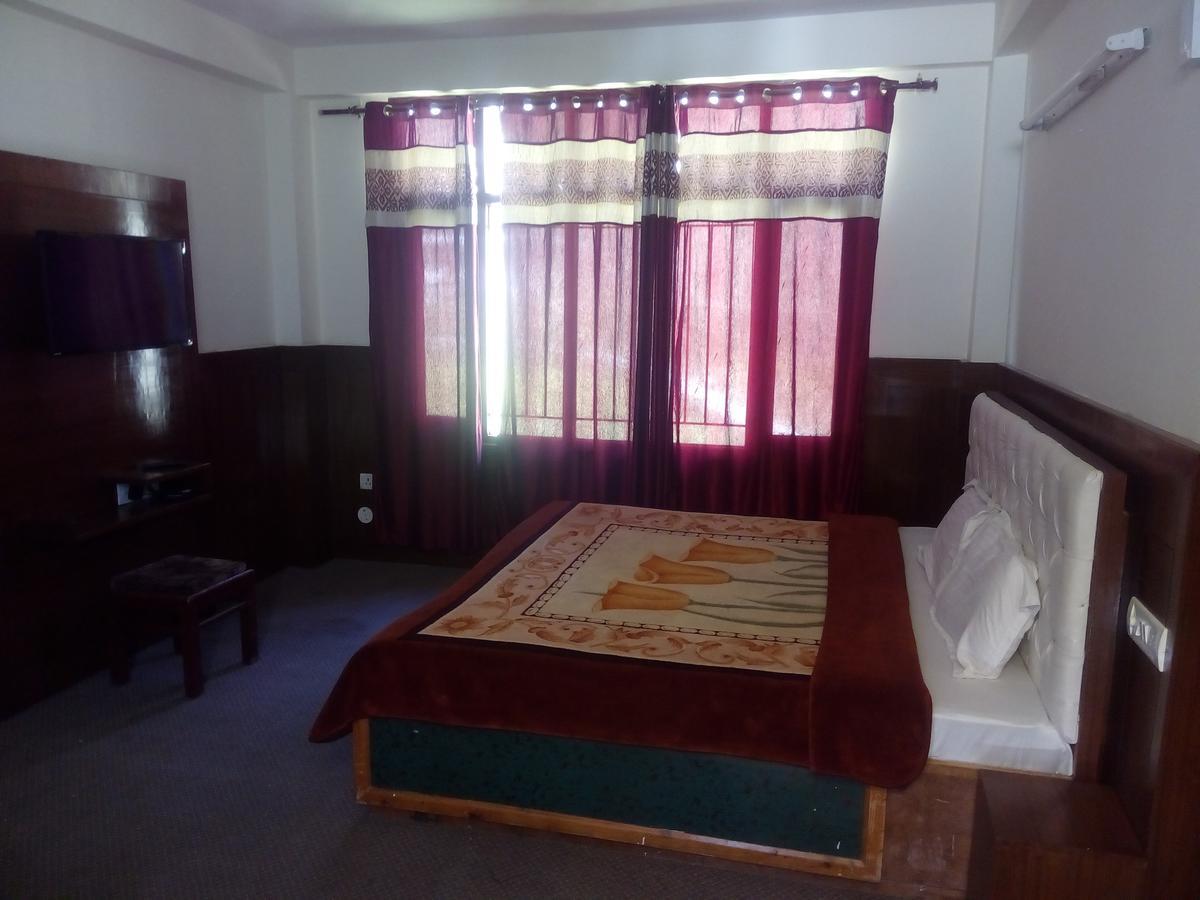 Gautam Hotel & Cottage Манали Экстерьер фото